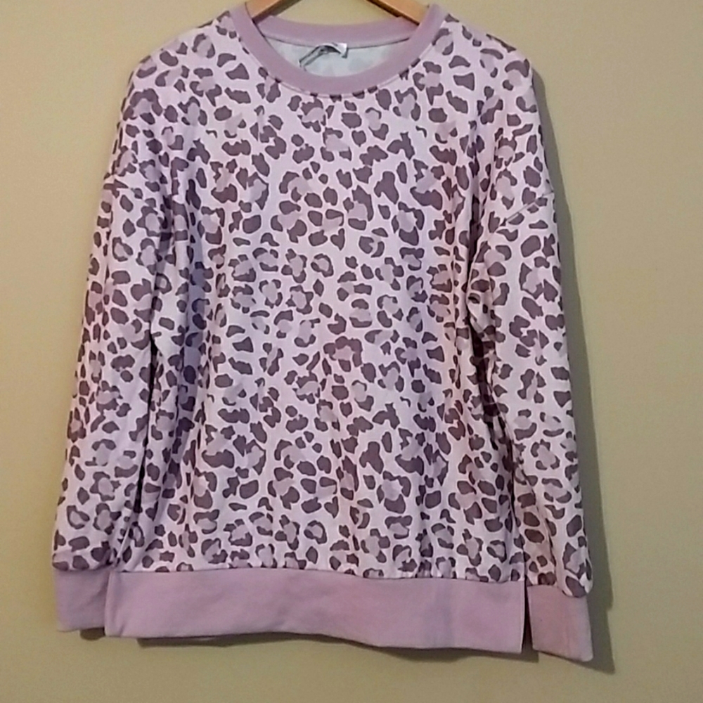 Angashion Animal Print Top